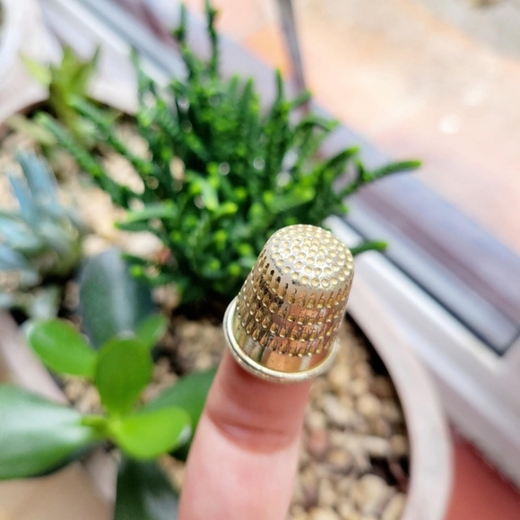 Vintage Gold Painted Thimble - Picture 5 of 7